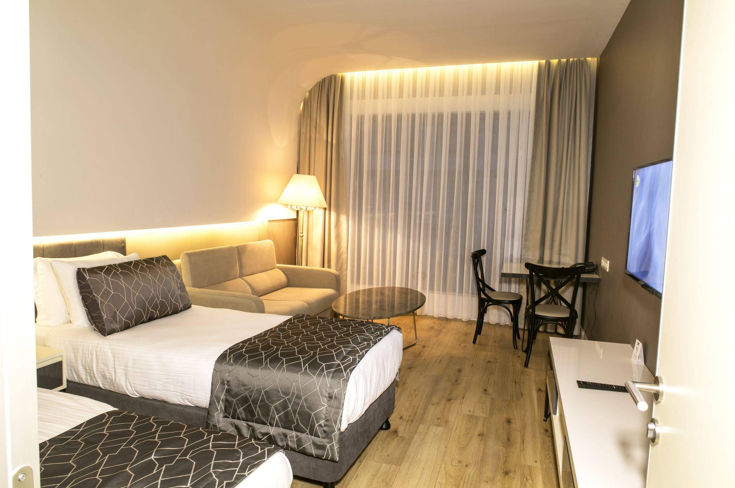 Elm Suite Hotel Istanbul Exterior foto